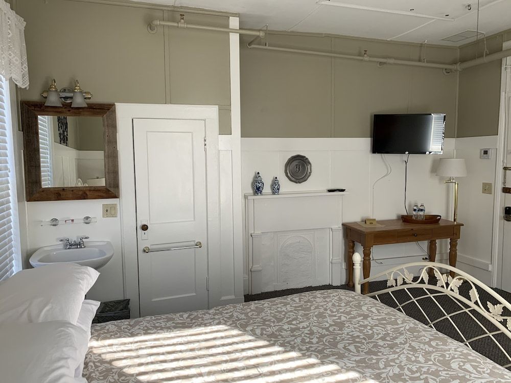 Traditional Double Room, 1 Queen Bed, Garden View