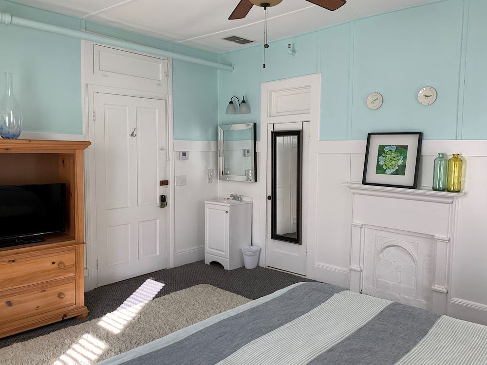 Deluxe Double Room, 1 King Bed, City View