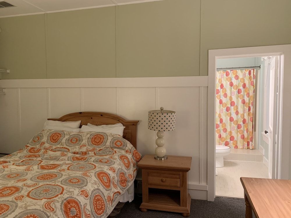 Classic Double Room, 1 Queen Bed, Garden View