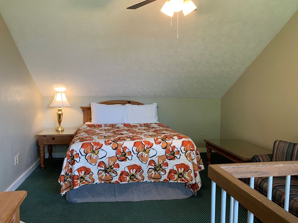 Superior Suite, 2 Bedrooms, Balcony, Mountain View