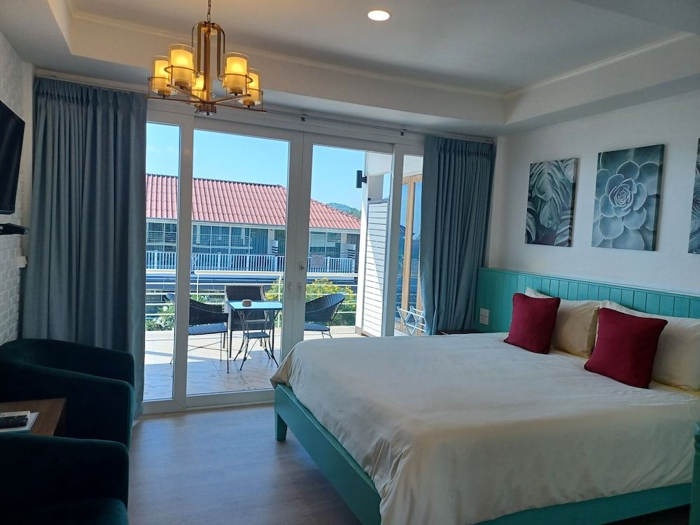 Koh Larn Riviera Comfort Double Room 3