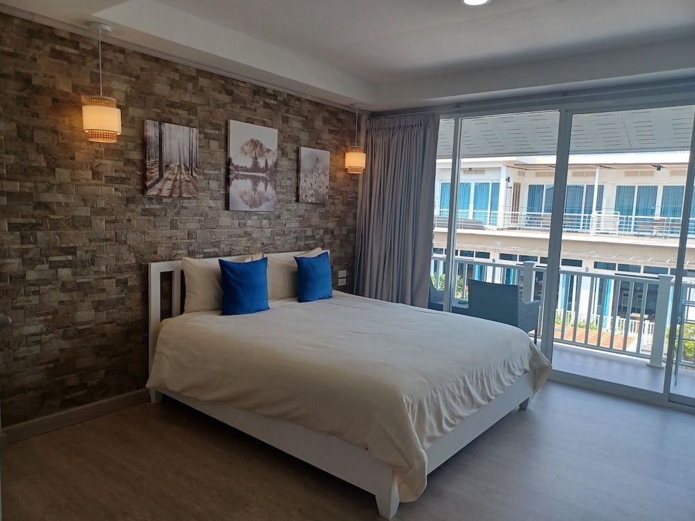 Koh Larn Riviera Comfort Double Room 4