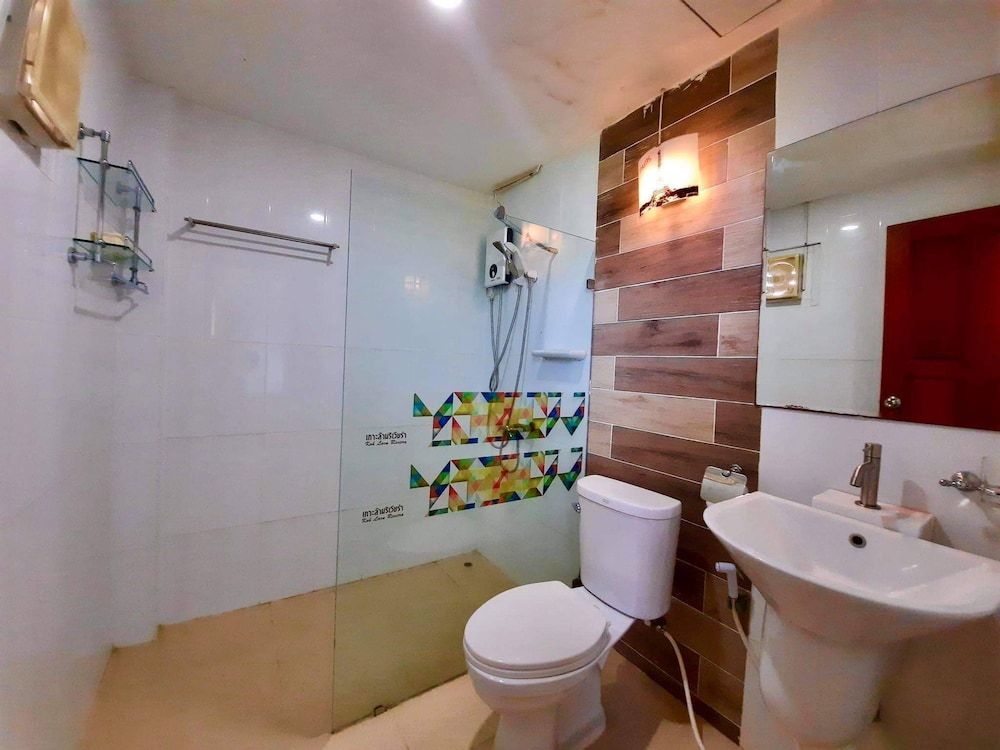 Koh Larn Riviera Comfort Double Room 9