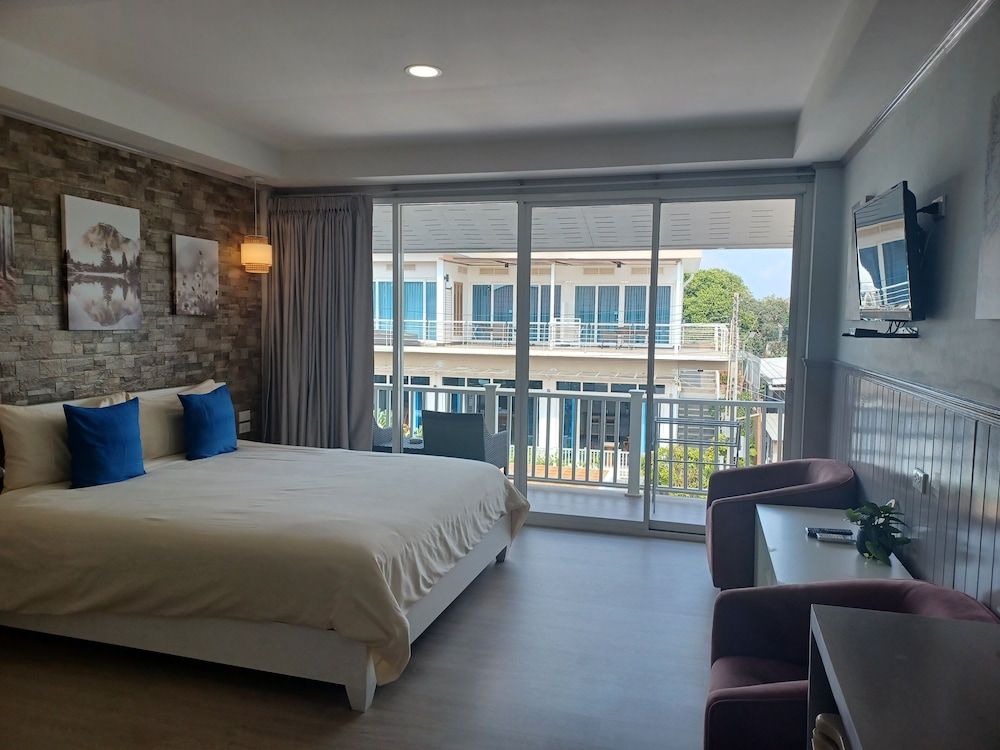 Koh Larn Riviera Comfort Double Room 5