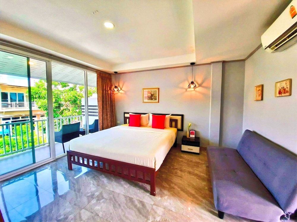 Koh Larn Riviera Comfort Double Room 2