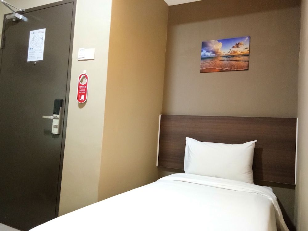 Asiago Hotel Single Room (With Window)