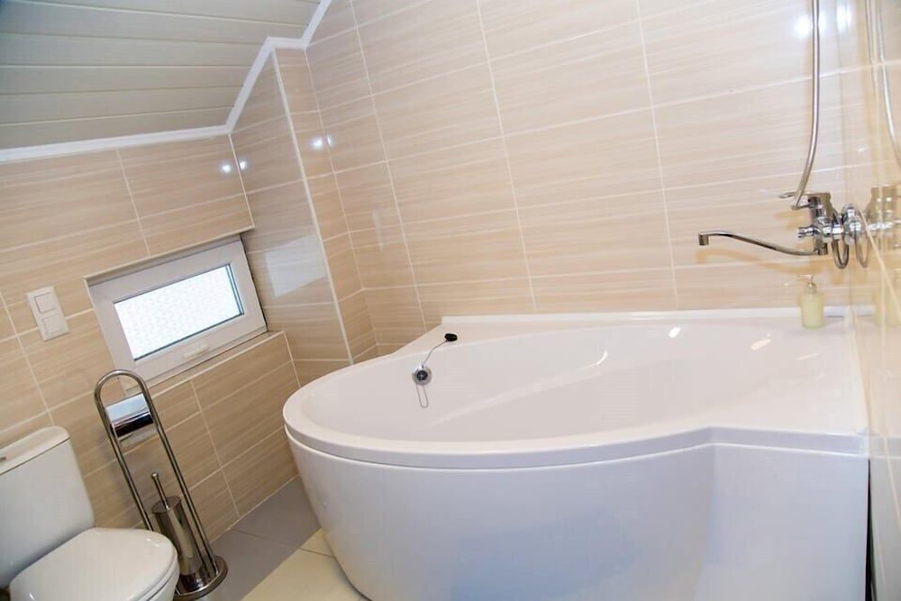 Asia Mountains Family Room 3