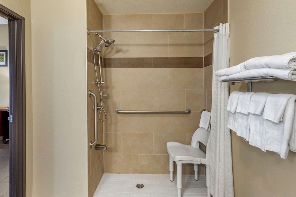 Suite, Multiple Beds, Accessible, Non Smoking