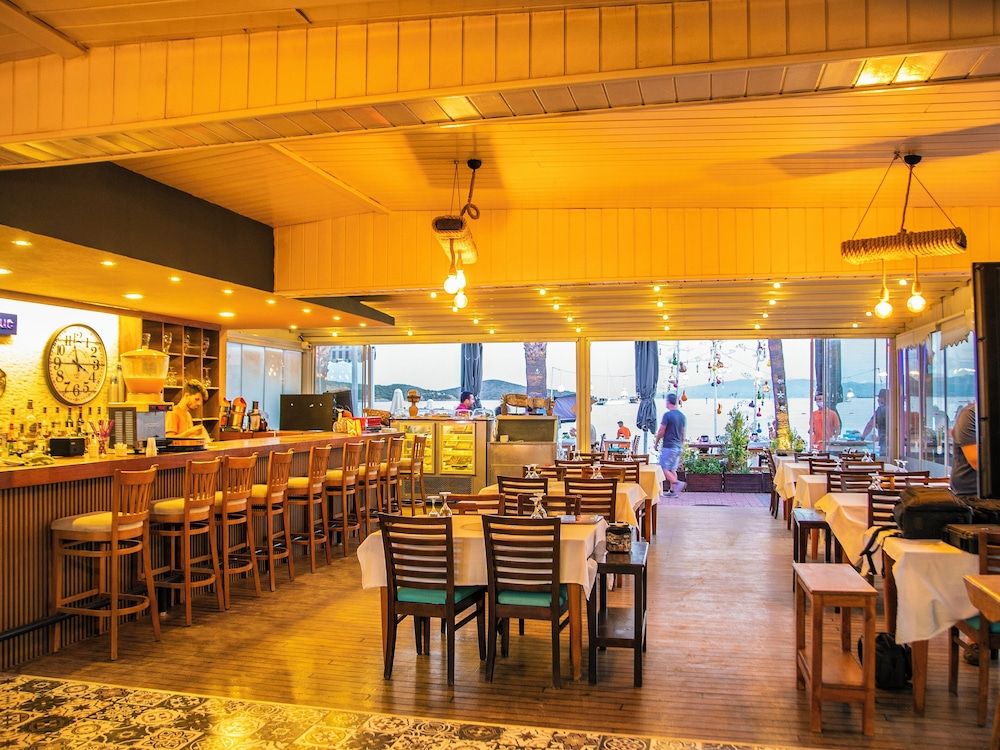 undefined Blue Bay Beach Otel 8