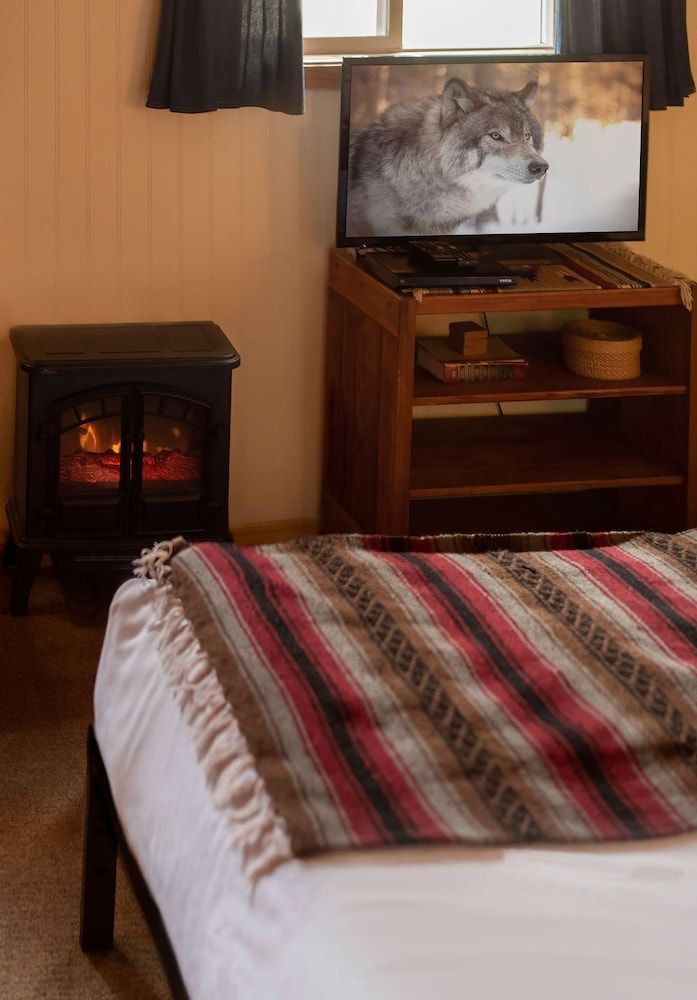 Lochsa Lodge Resort Superior Cabin, 1 King Bed, Private Bathroom 7