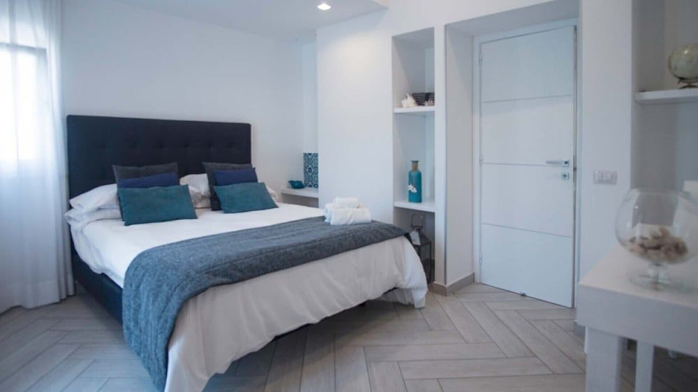 undefined Spacious Villa with 4 rooms, pool, solarium & garden 10