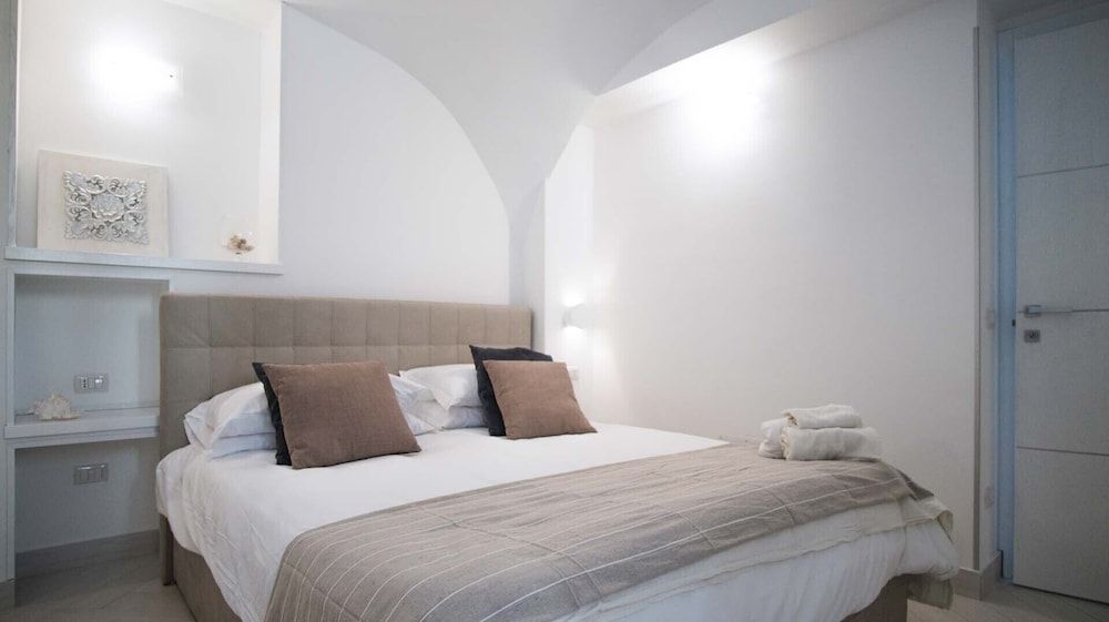 undefined Spacious Villa with 4 rooms, pool, solarium & garden 7