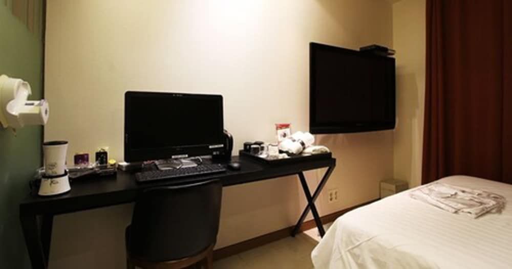 Boutique Hotel Hip Deluxe Room 12