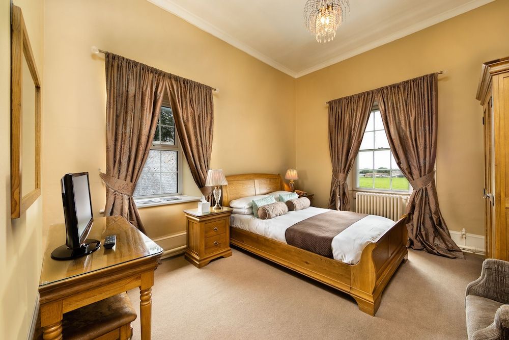 Greenhill Hotel Standard Double Room, Ensuite 2