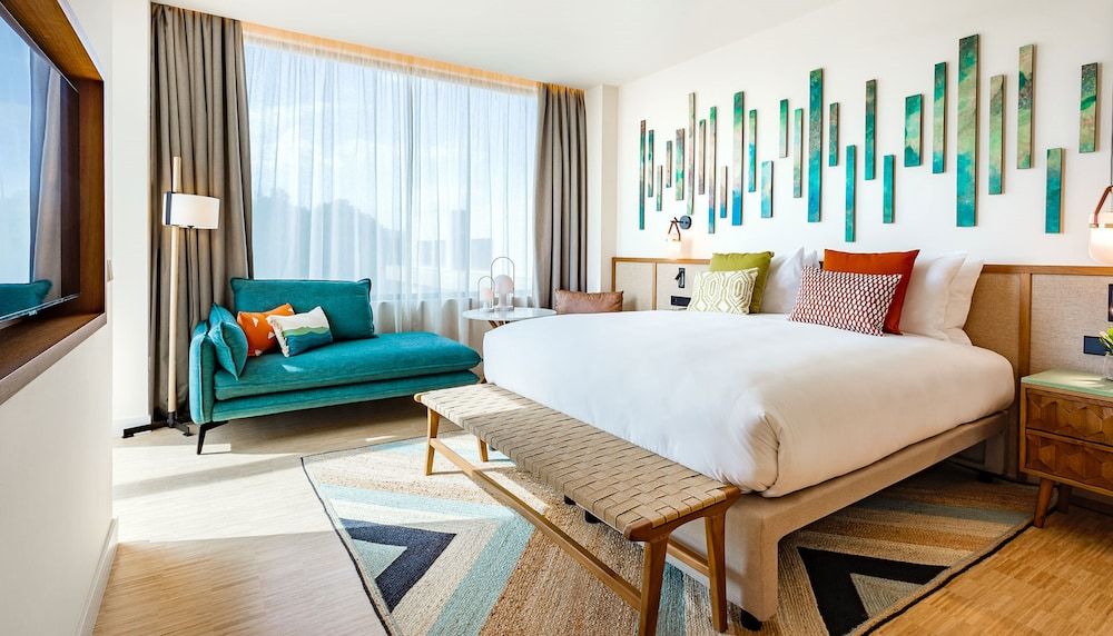 Room, 1 King Bed (Double Balconies)