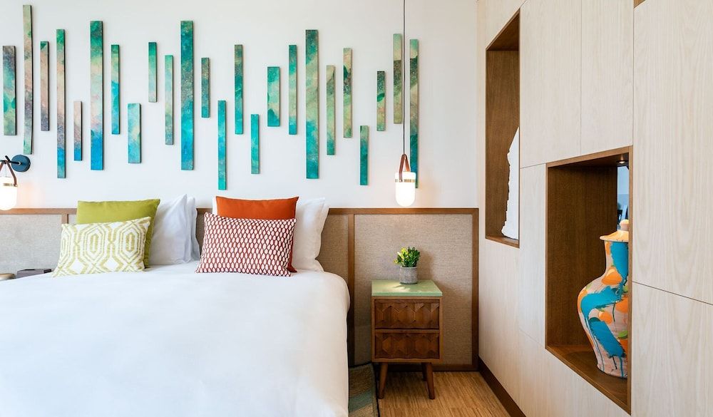 Room, 1 King Bed (Double Balconies)