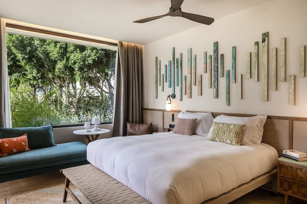 Room, 1 King Bed (Private Garden)
