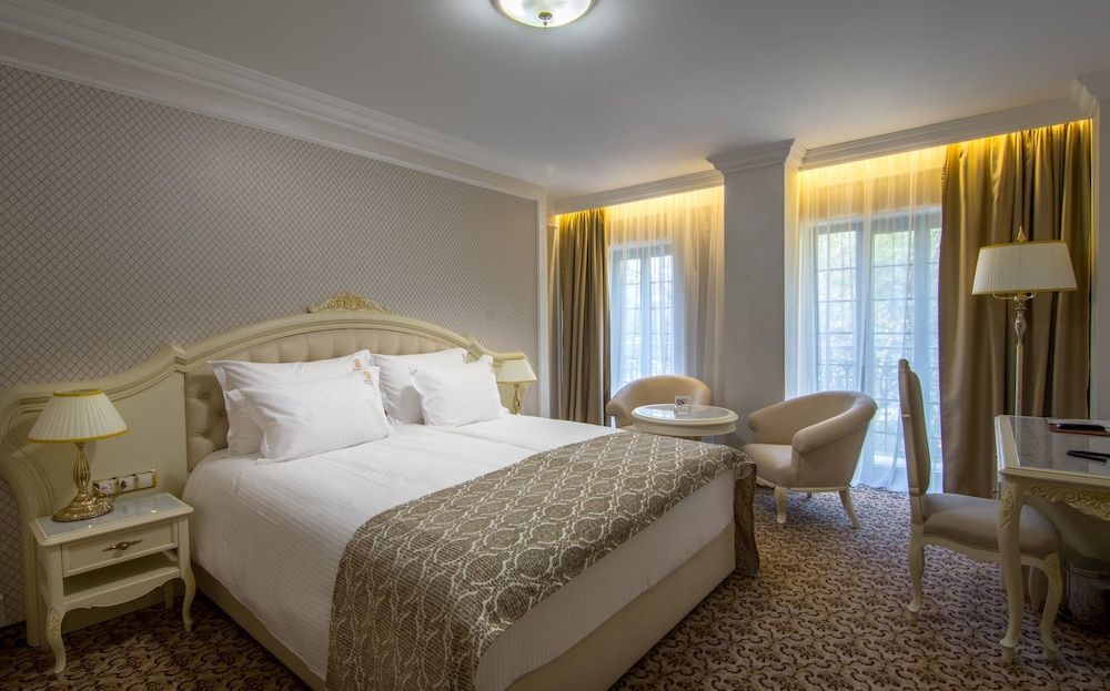 Residence City Garden Deluxe Double Room, Balcony 2