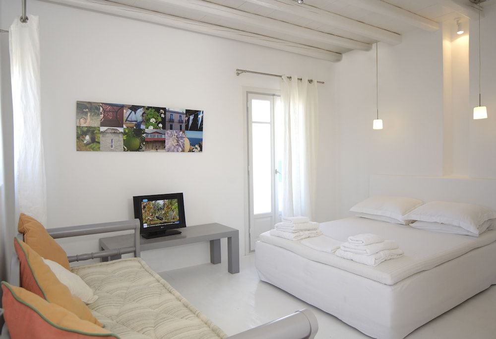 undefined Kapetan Tasos Suites 3