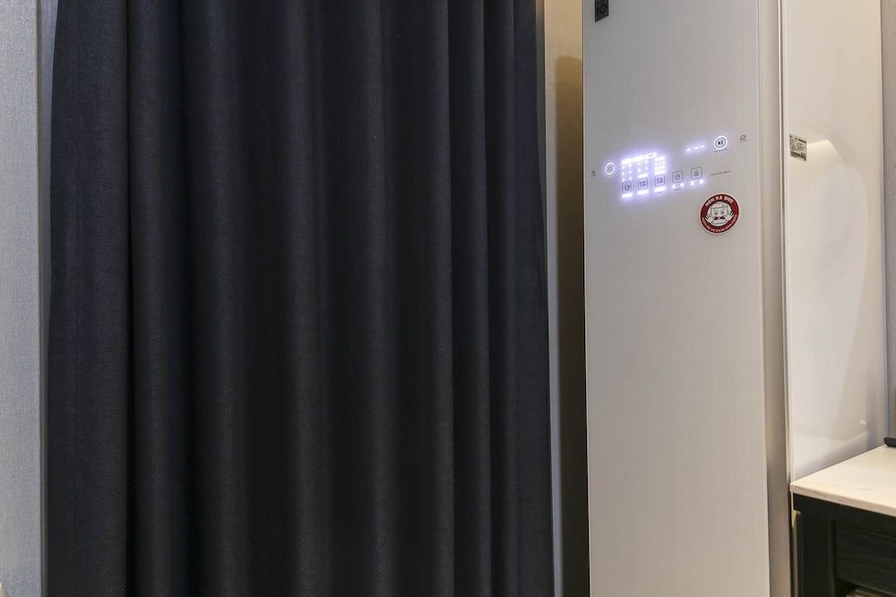 The City Hotel Couple PC room 9