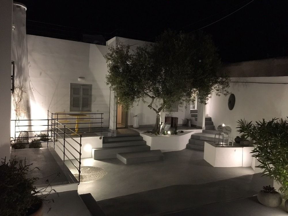 undefined Amelot Art Suites 7