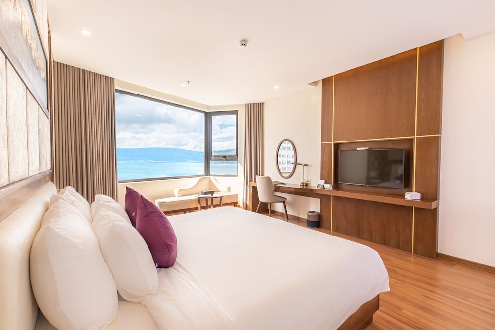 Grand Double Room, Partial Ocean  View with Afternoon Tea Per Stay