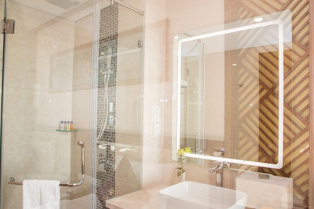 Rosamia Da Nang Hotel Deluxe Twin Room, City View 8