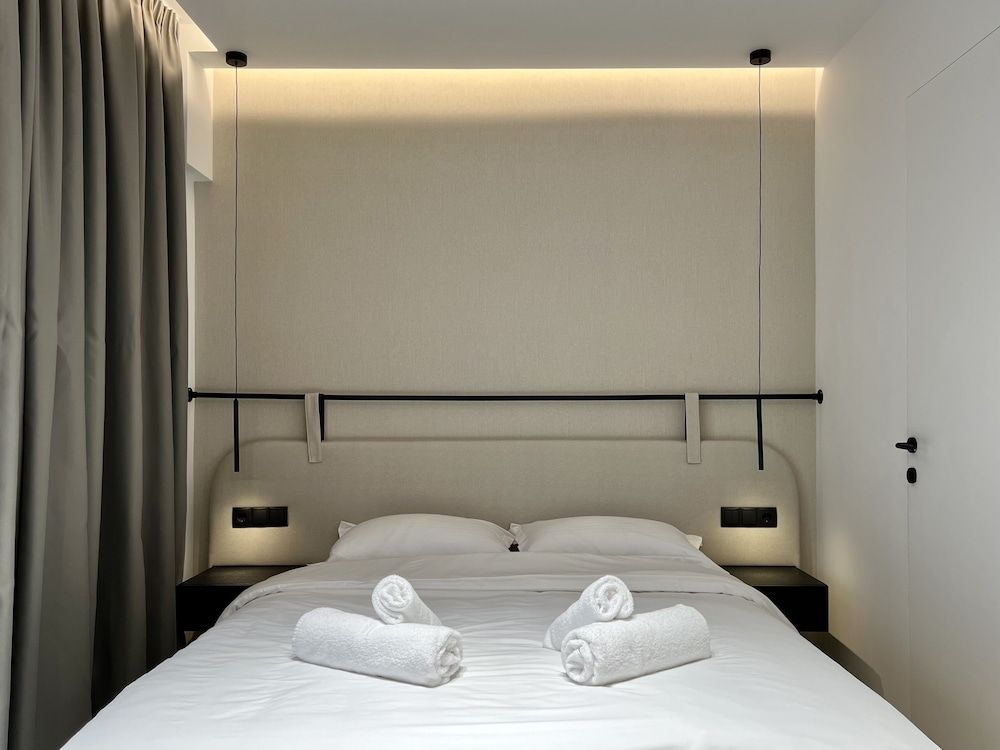 ICON Urban Living Business Double Room 6