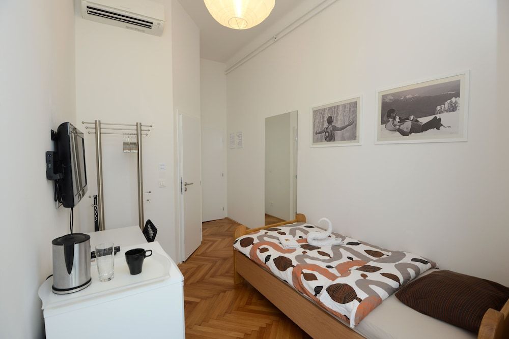 undefined Galeria Rooms 7