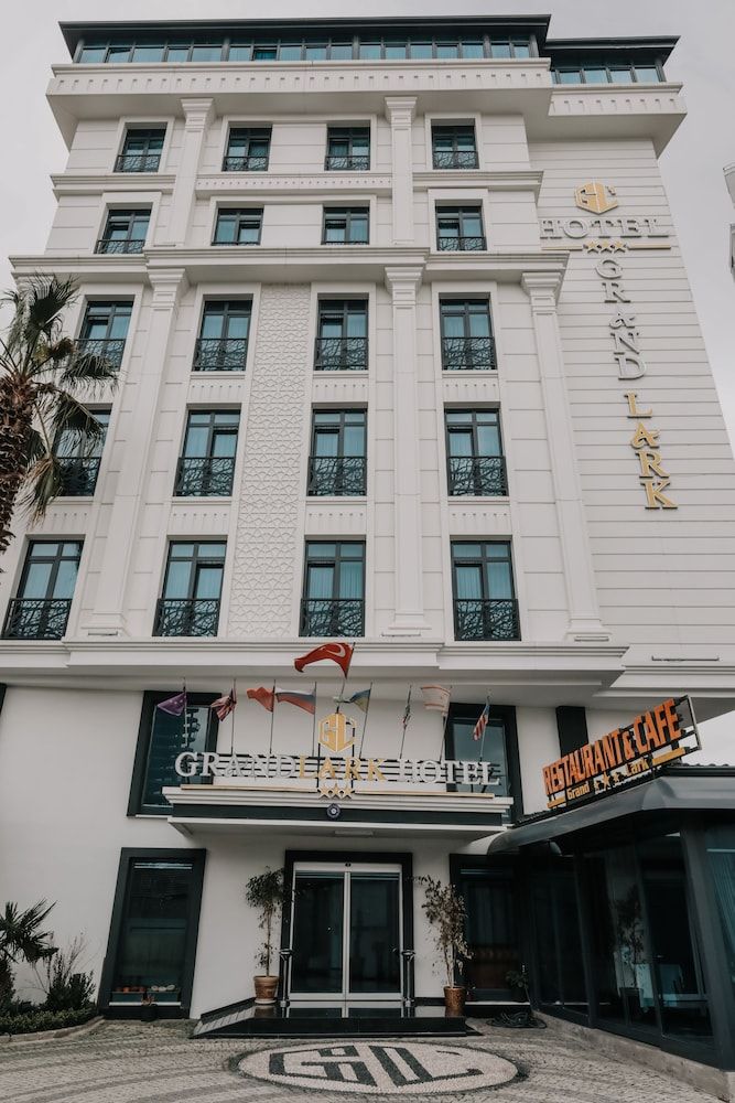 undefined Grand Lark Otel 7