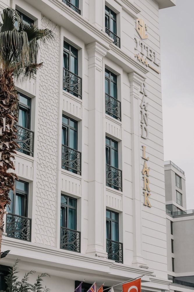 undefined Grand Lark Otel 9