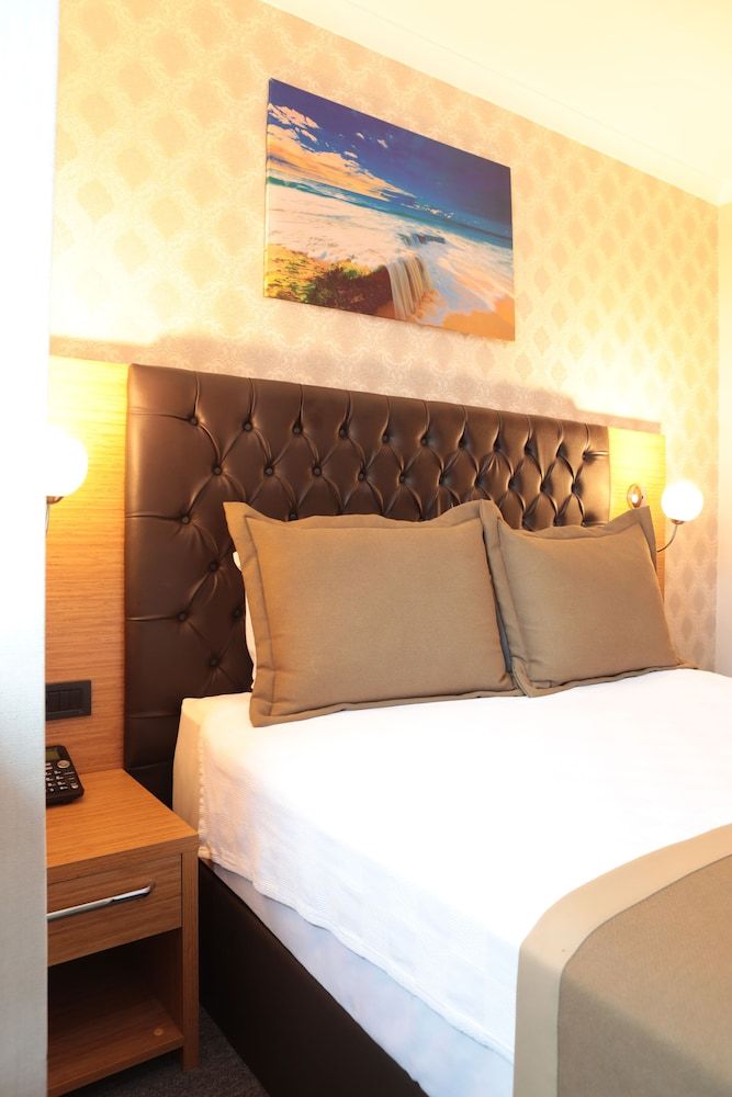 Grand Lark Otel Standard Room, City View 2