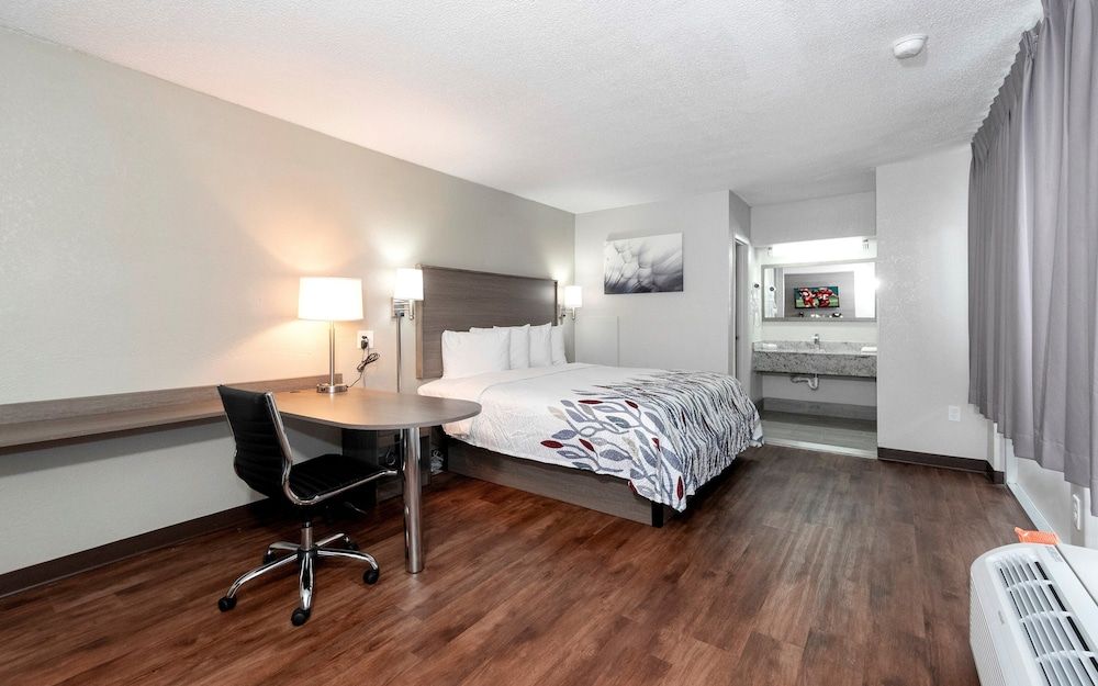 Suite, 1 King Bed, Non Smoking