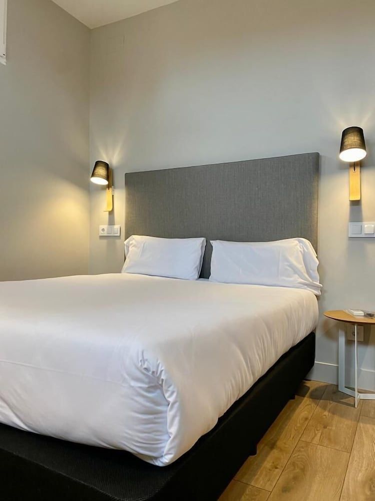 Real Segovia Apartments Economy Studio 3