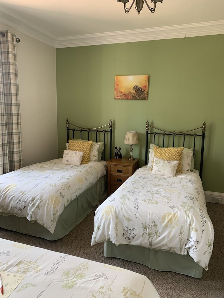 Dunclutha Guest House Green Family Room 2