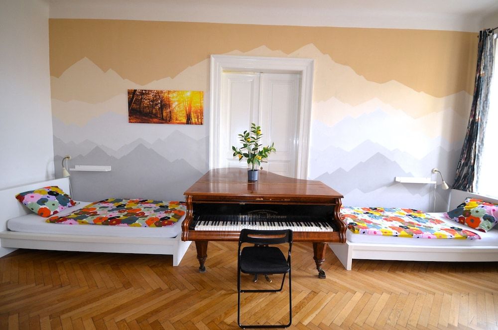 undefined Travel & Joy backpackers 3