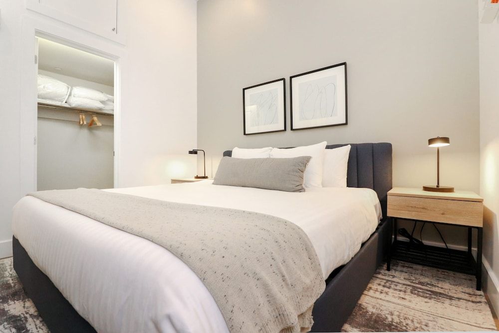 Adjacent Four Bed Four Bath Apartment