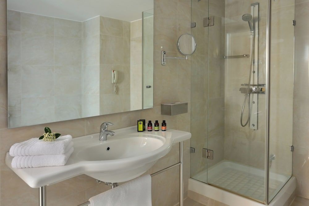 Chloe Hotel Luxury Suite ,Garden View 4