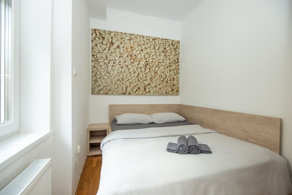 undefined Viva Rooms 4