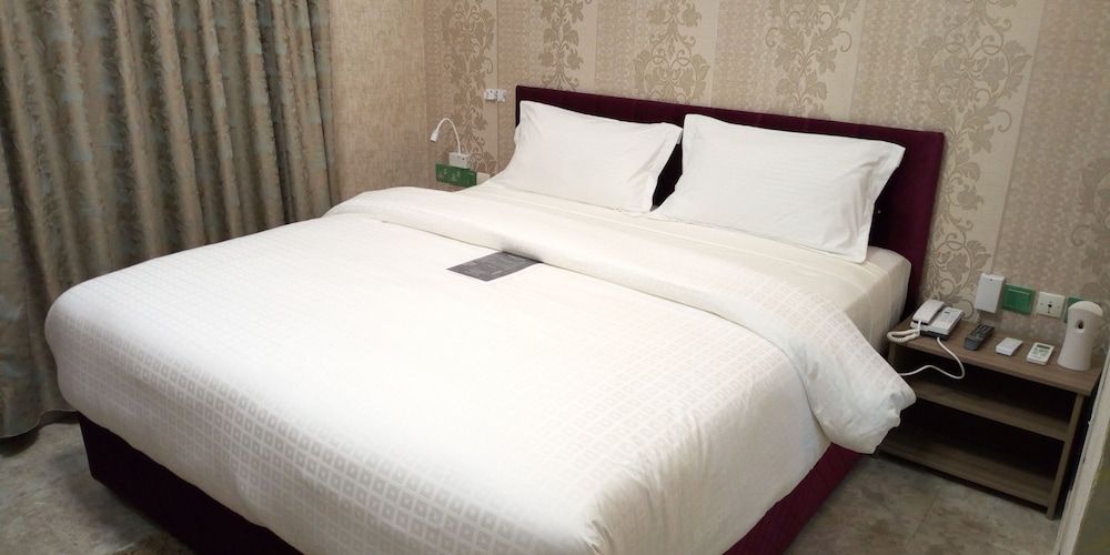 Noahgarden Deluxe Double Room, City View 2