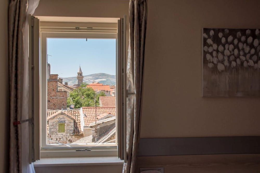 Benjamin Hotel Double Room, City View 4