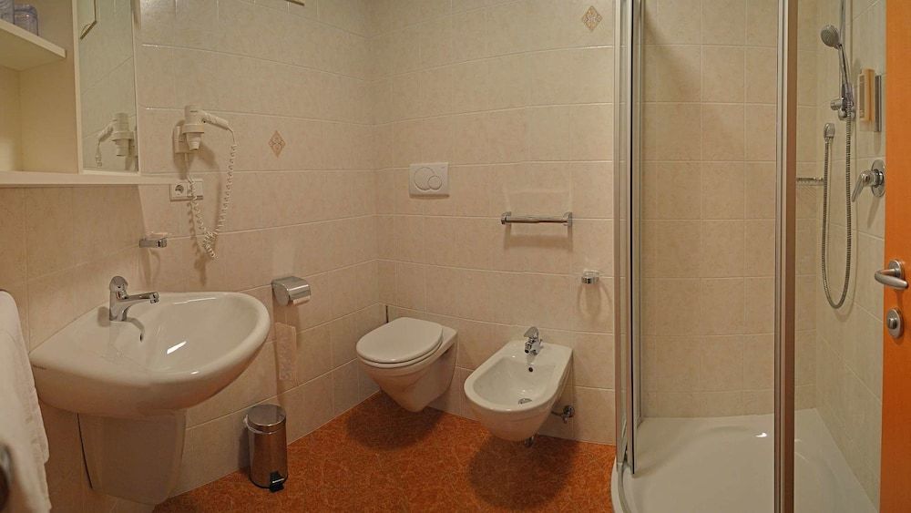 Hotel Trenker Classic Room 4