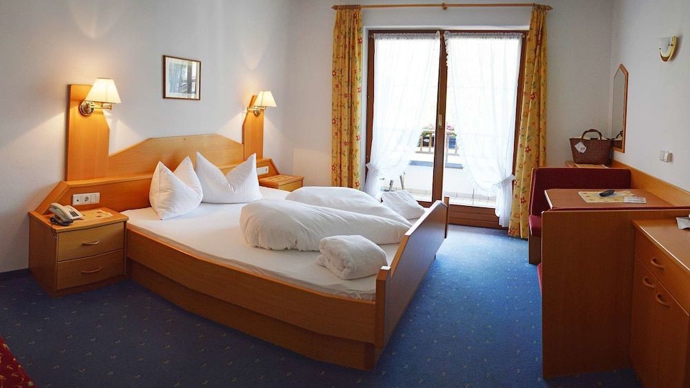 Hotel Trenker Classic Room 2