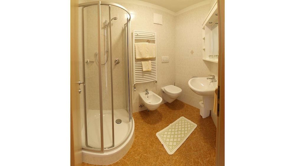 Hotel Trenker Classic Room 3