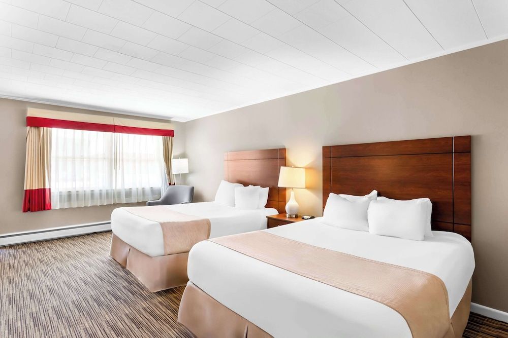 Rodeway Inn Gorham Riverside Standard Room, 2 Queen Beds, Non Smoking, Ground Floor 3