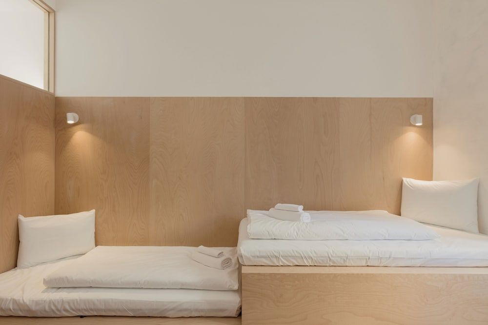 Flow Spaces Superior Twin Room