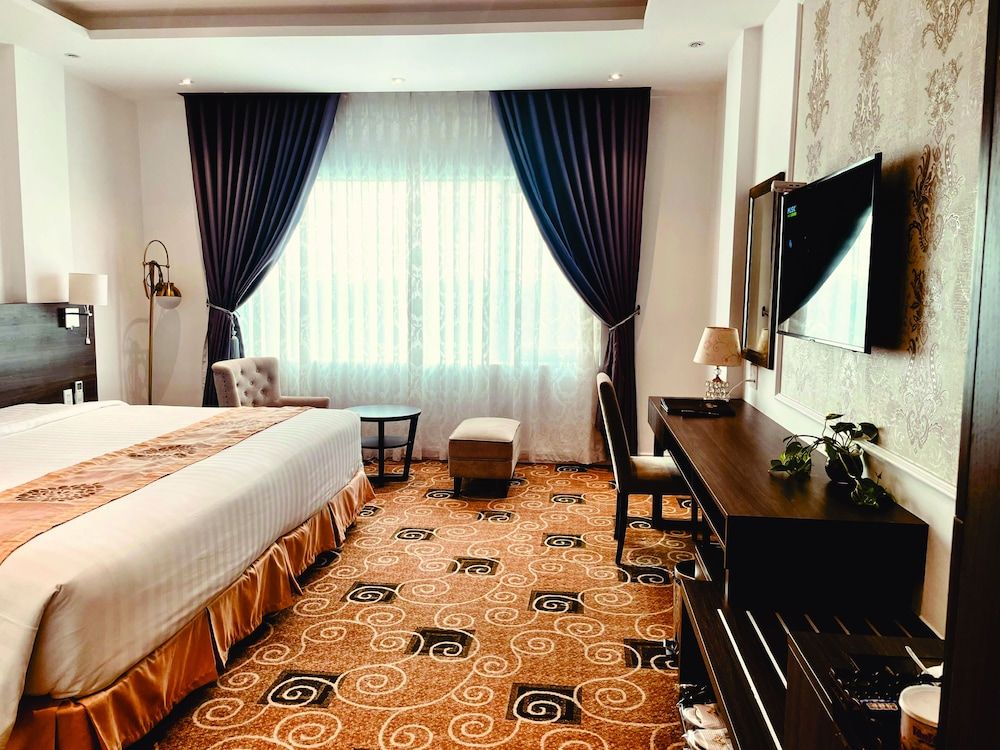 Junior Double or Twin Room, Pool View