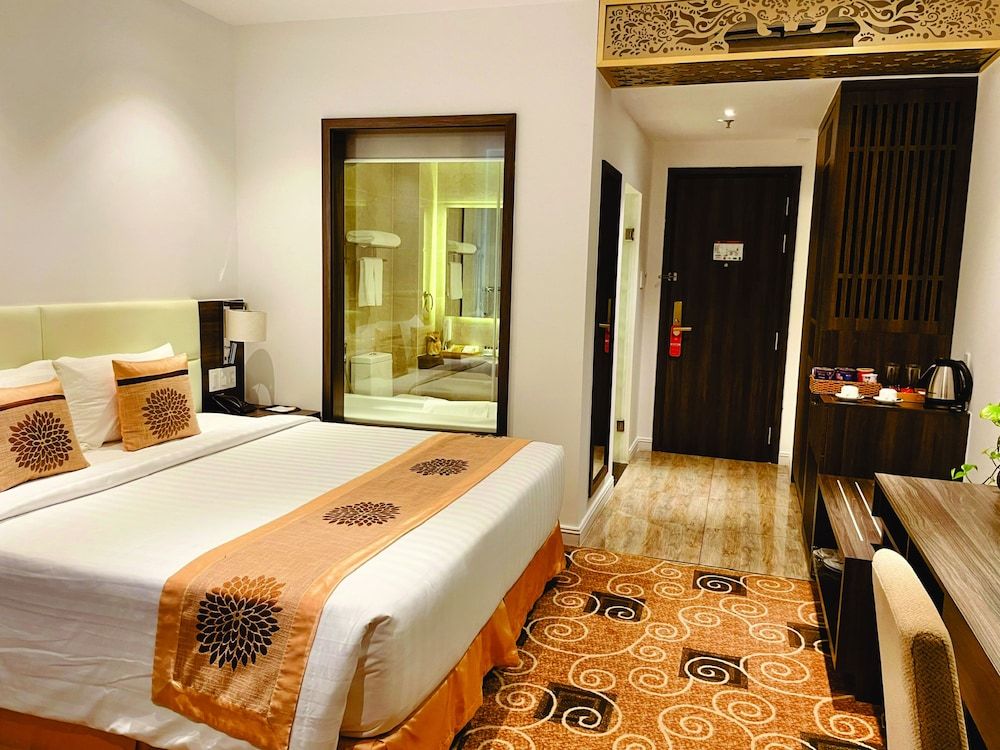 Superior Double Room, City View