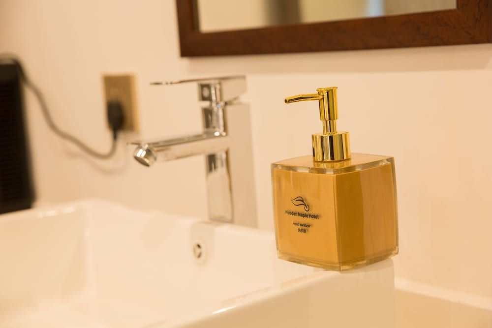 Wooden Maple Hotel Deluxe Executive Suite 7