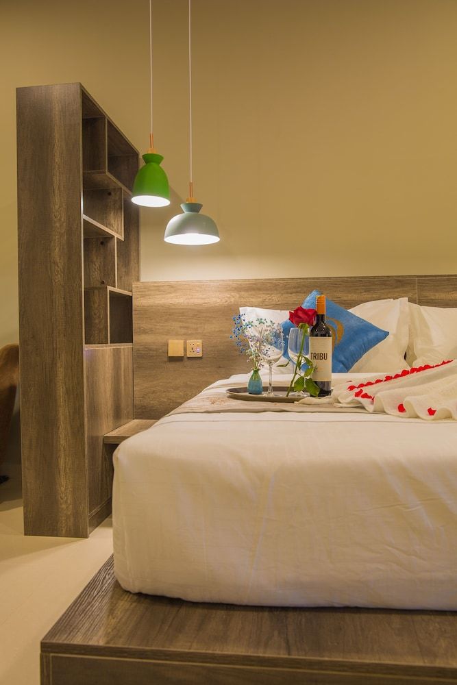 Wooden Maple Hotel Deluxe Twin Room 7